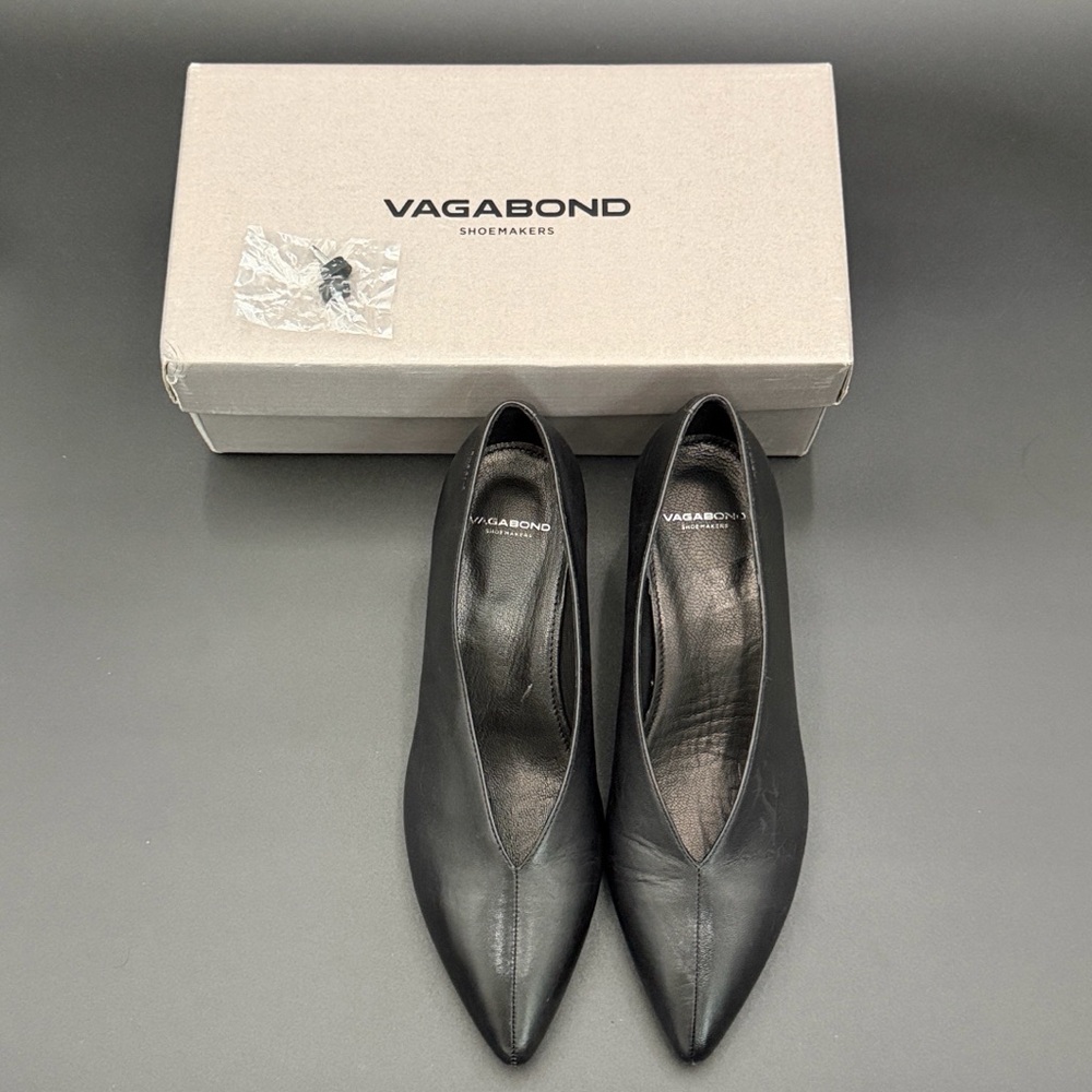 Vagabond Shoemakers Roya Black Leather Kitten Heels | Box + Extra Heel Tips